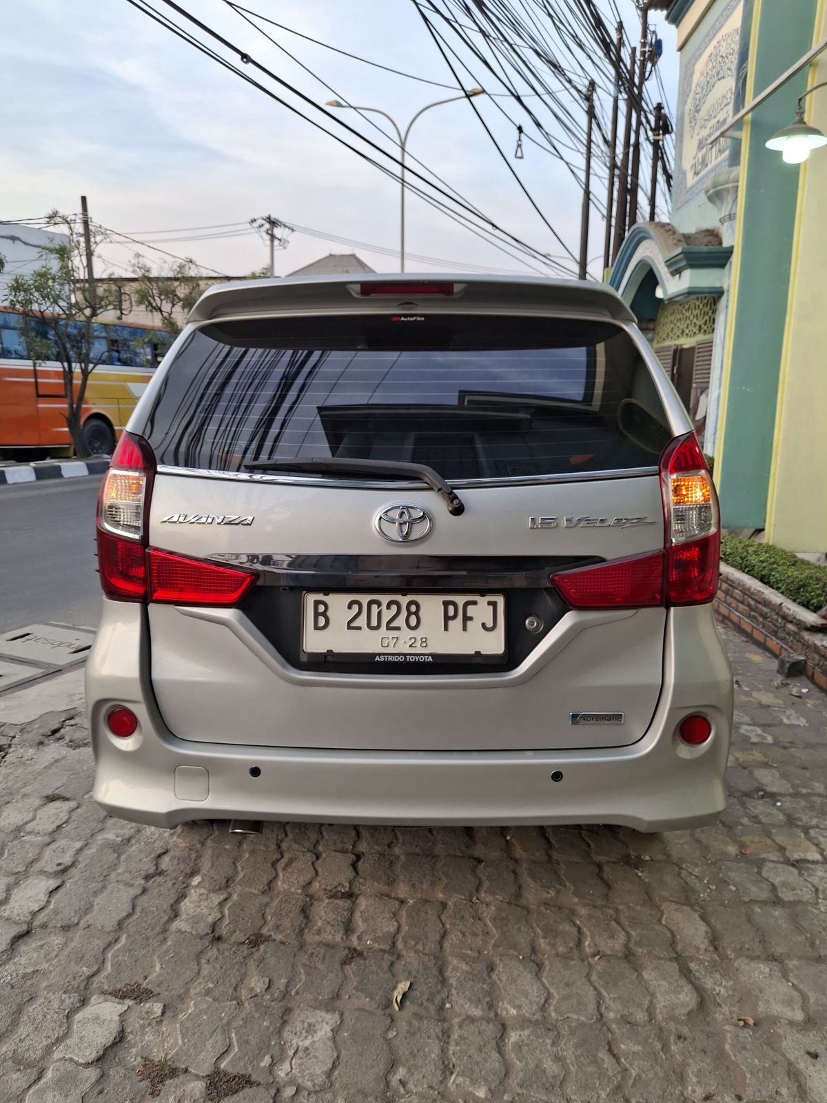 Toyota Veloz 1.5 AT Silver 2018