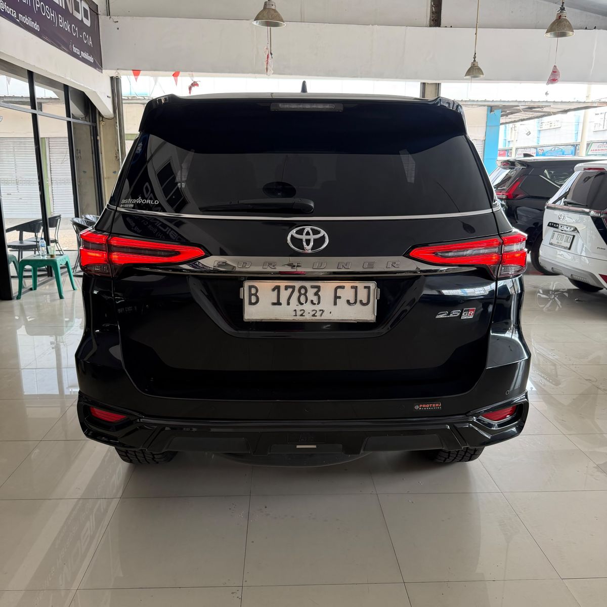 Toyota VRZ 2.8 GR AT Hitam 2022