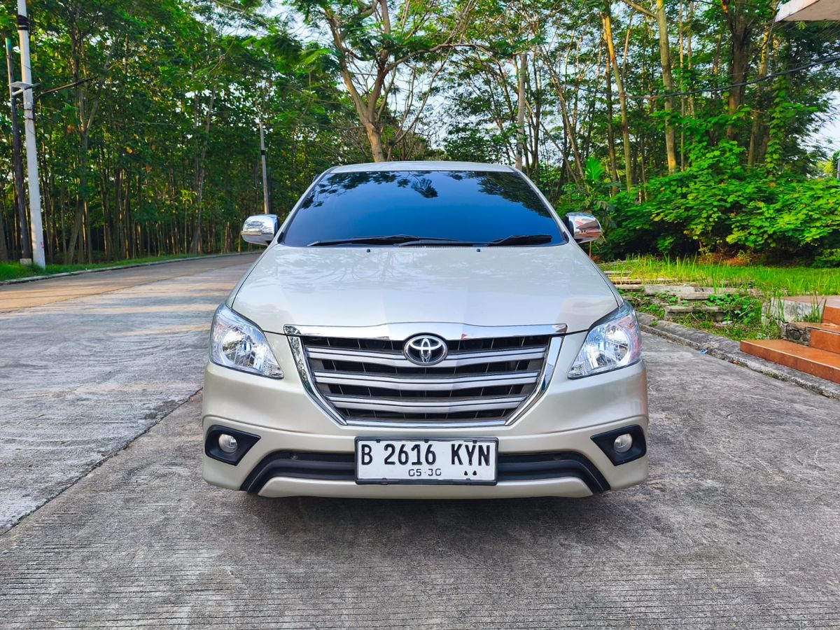 Toyota Innova G 2.4 AT Silver 2014