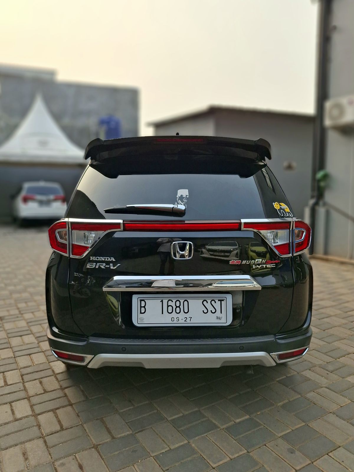 Honda BRV E MT Hitam 2017