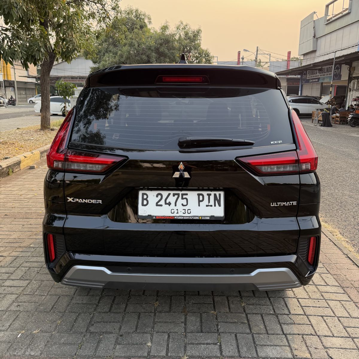 Mitsubishi Xpander Ultimate AT Hitam 2024