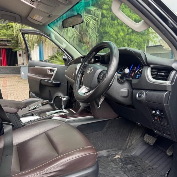 Jual Fortuner VRZ 2.4 4x2 AT 2016 Hitam - B 1925 VJB - Gambar 14