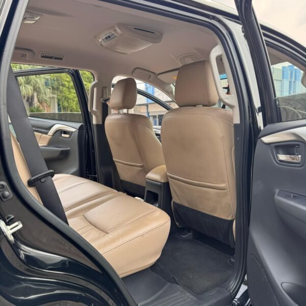Jual Pajero Ultimate 4x2 AT 2022 Hitam - B 1850 WJH - Gambar 12
