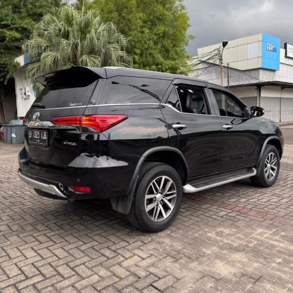 Jual Fortuner VRZ 2.4 4x2 AT 2016 Hitam - B 1925 VJB - Gambar 13