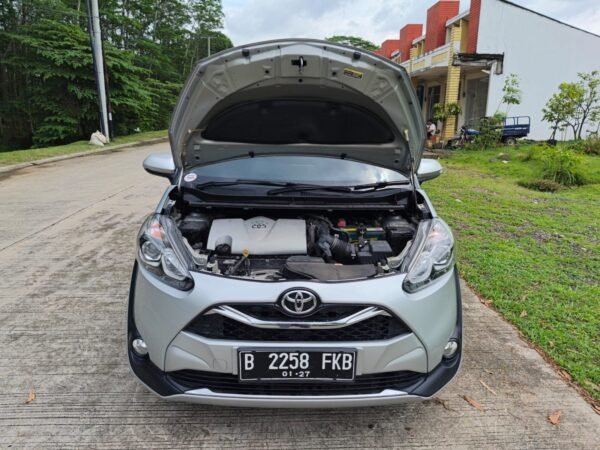 Jual Sienta V CVT 2021 Silver - B 2258 FKB - Gambar 10