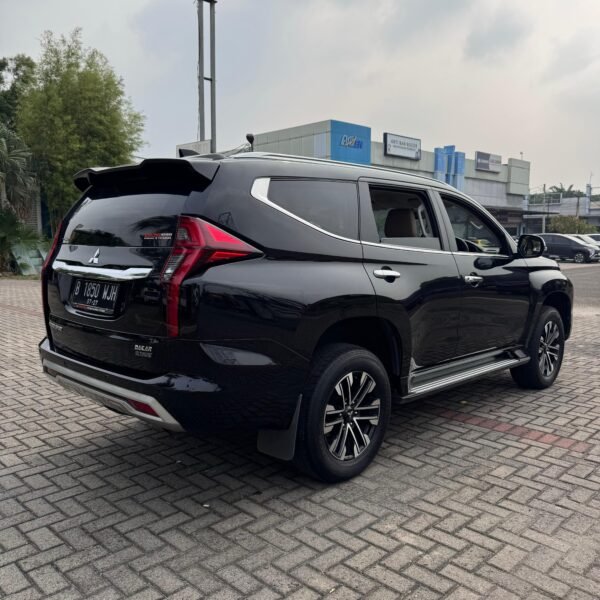 Jual Pajero Ultimate 4x2 AT 2022 Hitam - B 1850 WJH - Gambar 6
