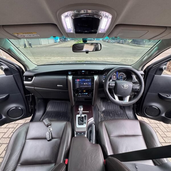 Jual Fortuner VRZ 2.4 4x2 AT 2016 Hitam - B 1925 VJB - Gambar 6