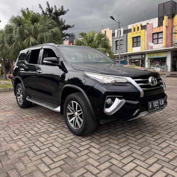 Jual Fortuner VRZ 2.4 4x2 AT 2016 Hitam - B 1925 VJB