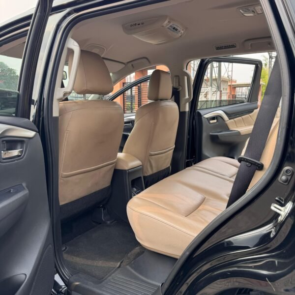 Jual Pajero Ultimate 4x2 AT 2022 Hitam - B 1850 WJH - Gambar 15