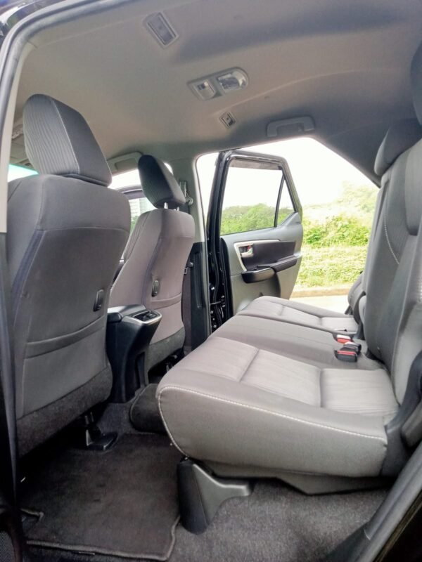 Jual Fortuner G 2.4 AT 2022 Hitam - B 1768 PJT - Gambar 10