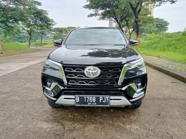 Jual Fortuner G 2.4 AT 2022 Hitam - B 1768 PJT - Gambar 8