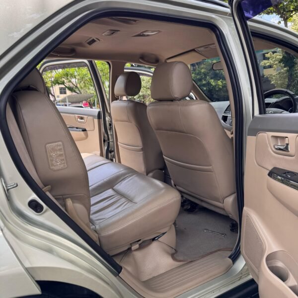 Jual Fortuner 2.7 2012 AT bensin Putih - B 2273 BBP - Gambar 15