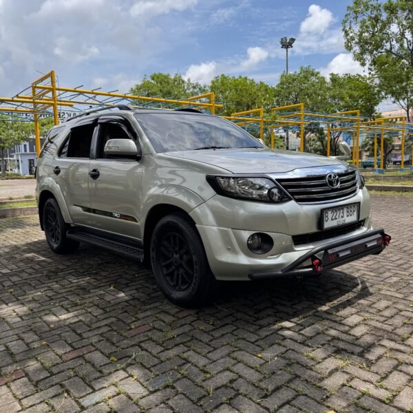 Jual Fortuner 2.7 2012 AT bensin Putih - B 2273 BBP