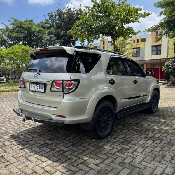 Jual Fortuner 2.7 2012 AT bensin Putih - B 2273 BBP - Gambar 16