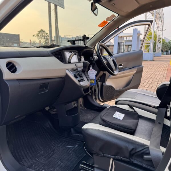 Jual Sigra R AT 2020 Putih - B 2282 KZA - Gambar 8
